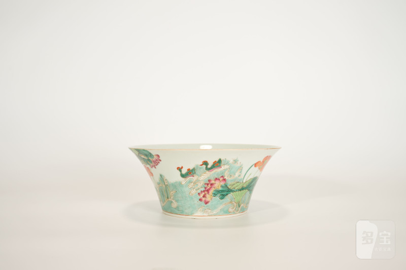 Lot826 清嘉庆 粉彩荷塘鸳鸯碗 - 图2